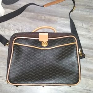 Misty leather travel